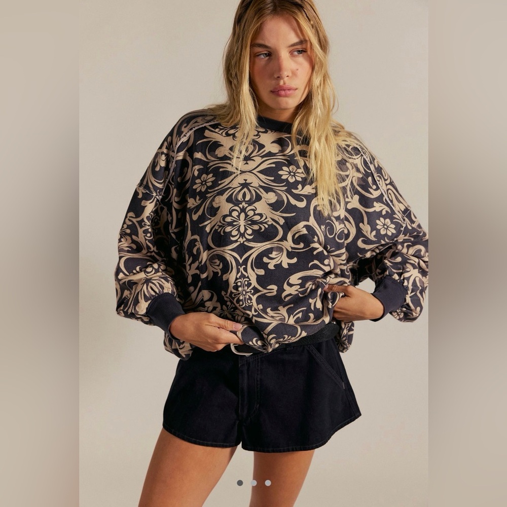 NWOT Free People Printed Bubble up Pullover sweatshirt